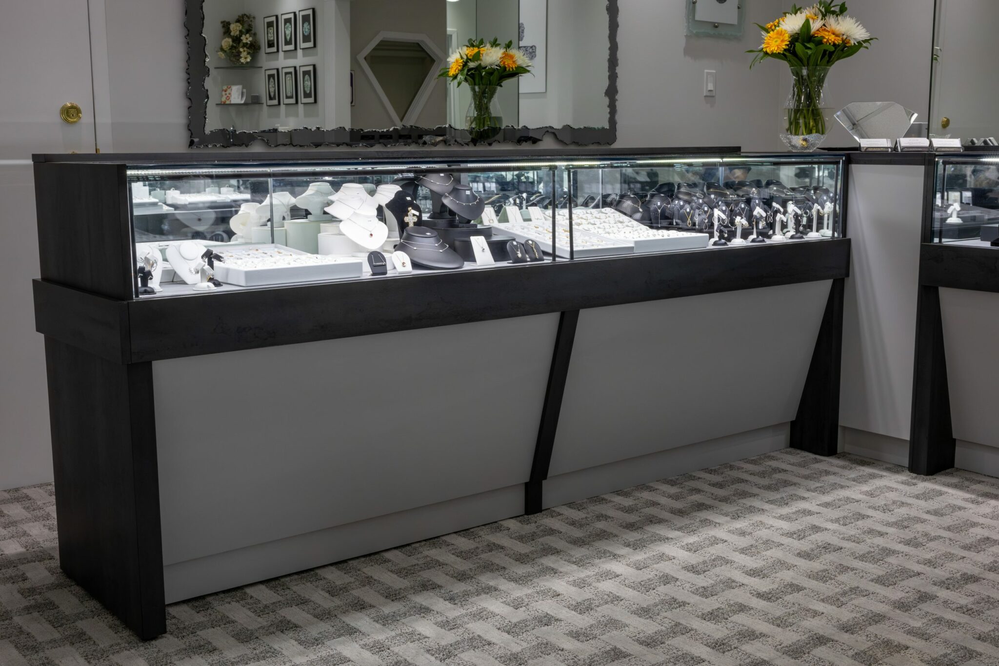 High End Jewellery Store Glass Showcase
